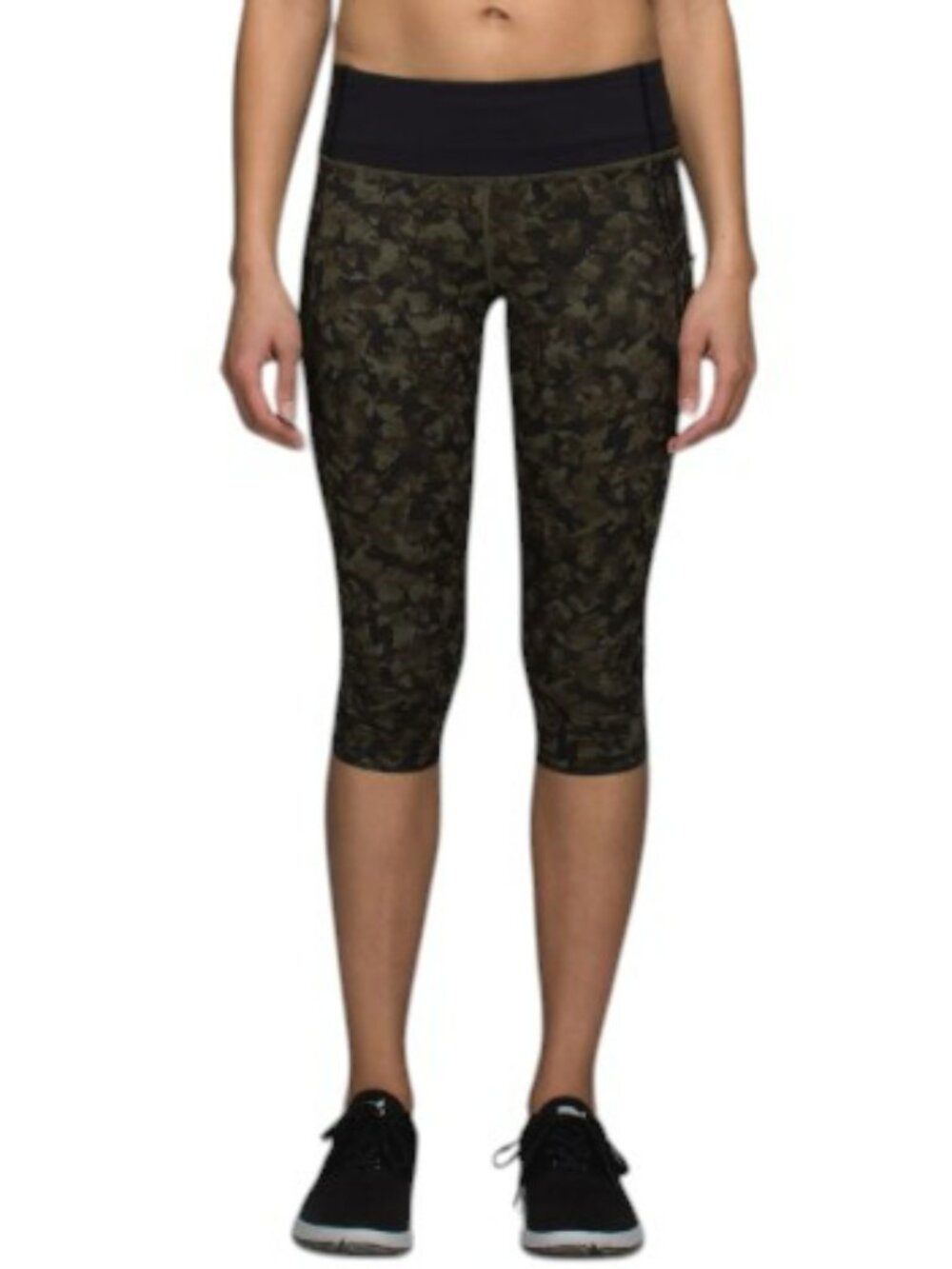 Lululemon Run Top Speed Crop Full-On Luxtreme Fatigue Green Black Women's sz 6